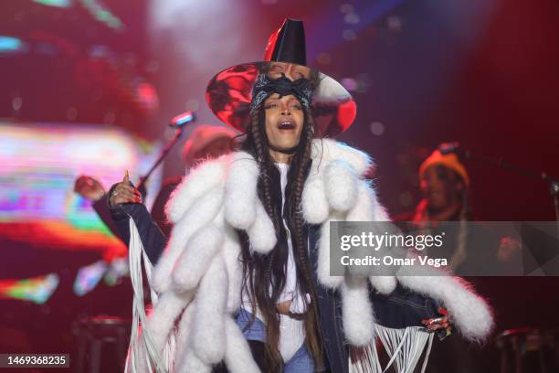Badu Singer Erykah Badu Photos Photos and Premium High Res Pictures - Getty Images