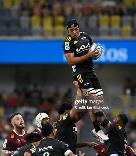 Brayden Iose of the Hurricanes takes a line out during the round one Super Rugby Pacific match between Queensland Reds and Hurricanes at Queensland...