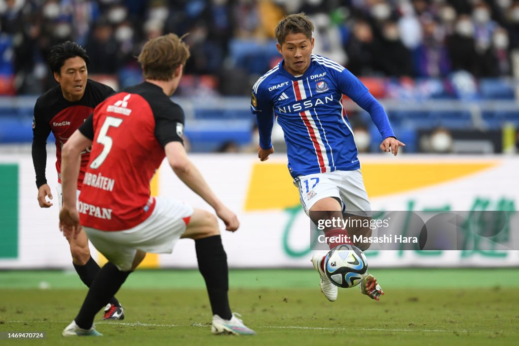Yokohama F・Marinos v Urawa Red Diamonds - J.LEAGUE Meiji Yasuda J1