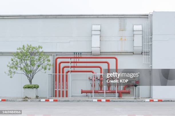 fire protection pipeline and facility of factory building - sprinkler system fotografías e imágenes de stock