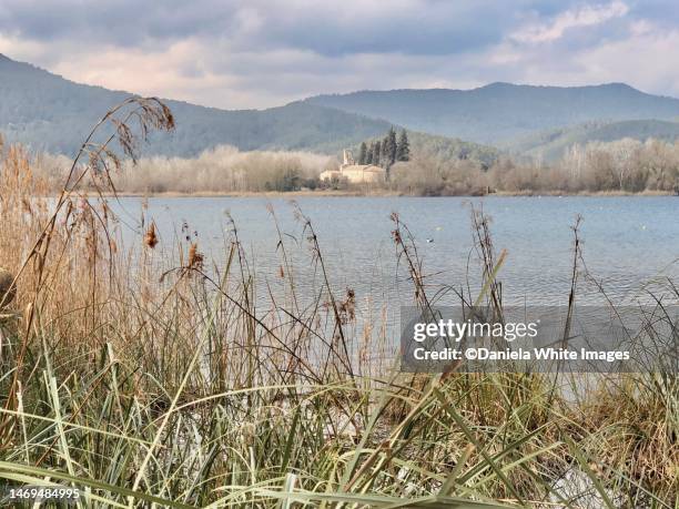 lake banyoles, girona, spain - banyoles stock-fotos und bilder