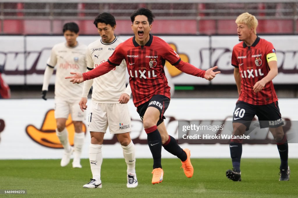 Kashima Antlers v Kawasaki Frontale - J.LEAGUE Meiji Yasuda J1