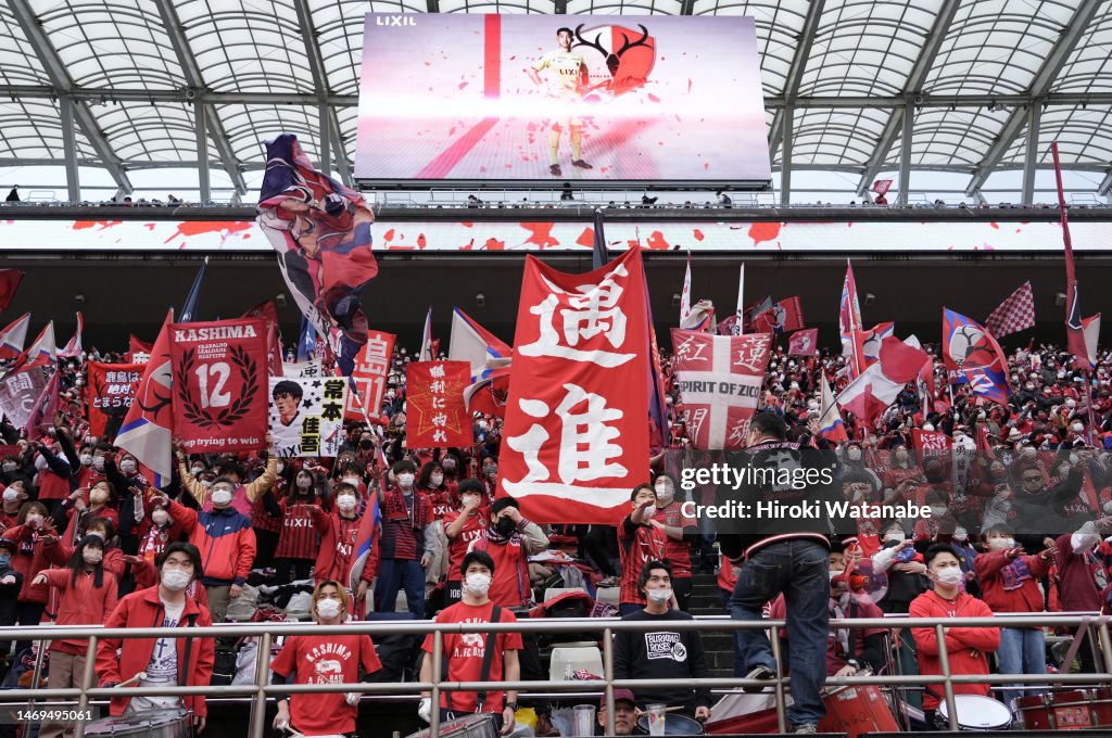 Kashima Antlers v Kawasaki Frontale - J.LEAGUE Meiji Yasuda J1
