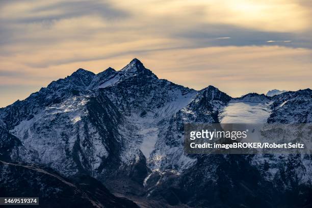 south tyrolean mountains in the morning light, martell valley, merano, vinschgau, south tyrol, italy - martell valley italy stock pictures, royalty-free photos & images