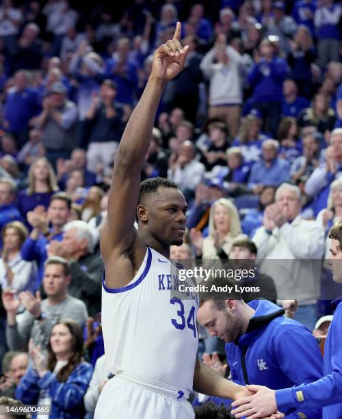 Oscar Tshiebwe of the Kentucky Wildcats celebrates in the 86-54 win against the Auburn Tigers at Rupp Arena on February 25, 2023 in Lexington,...