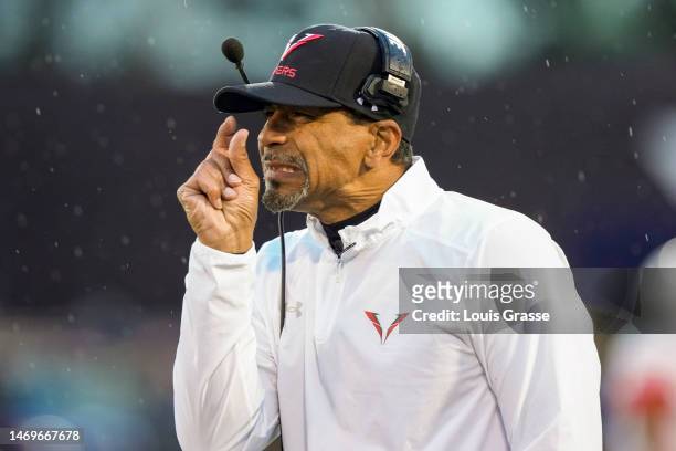 Head coach Rod Woodson of the Vegas Vipers gestures to his staff following a play in the first half of a game against the DC Defenders at Cashman...