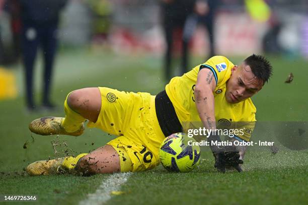Lautaro Martinez of FC Internazionale in action during the Serie A match between Bologna FC and FC Internazionale at Stadio Renato Dall'Ara on...