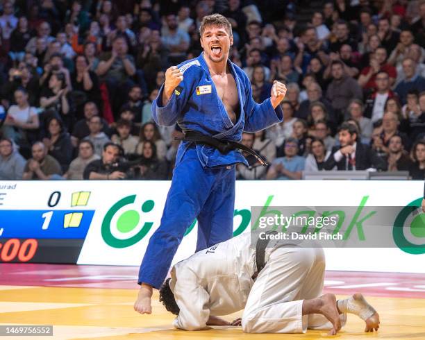 Noel Van 't End of the Netherlands celebrates defeating Murad Fatiyev of Azerbaijan by a wazari and winning the u90kg gold medal during day 2 of the...