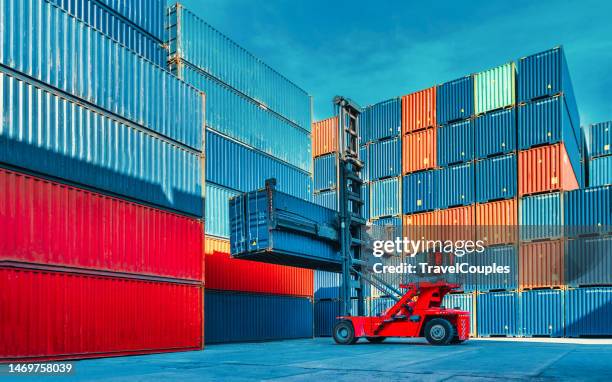 25,339 Offloading Cargo Stock Photos, High-Res Pictures, and Images ...