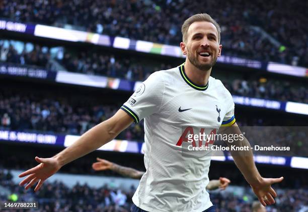 Harry Kane of Tottenham Hotspurcelebrates scoring their teams second goal during the Premier League match between Tottenham Hotspur and Chelsea FC at...