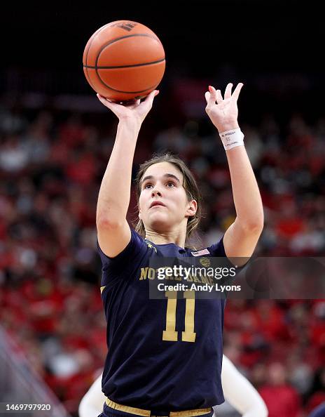 Sonia Citron of the Notre Dame Fighting Irish shoots the ball during ...