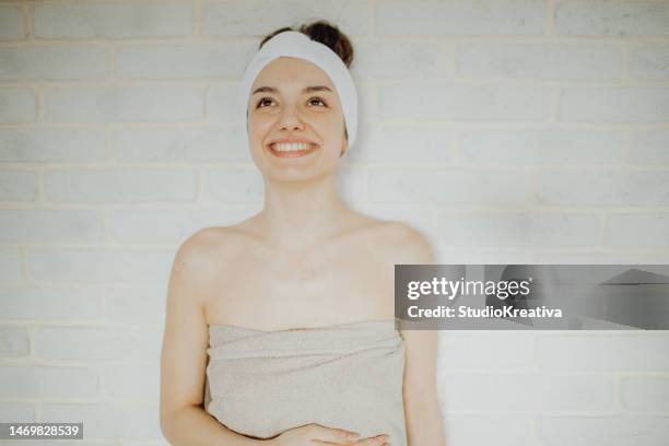 natural beauty - hair band stock pictures, royalty-free photos & images