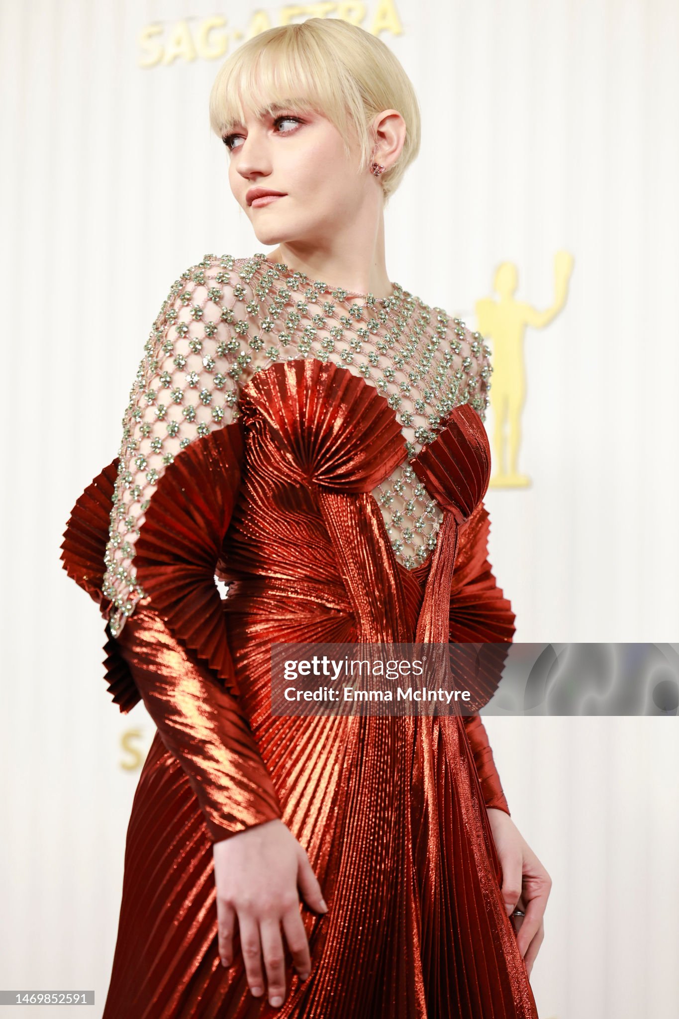 julia-garner-attends-the-29th-annual-screen-actors-guild-awards-at-fairmont-century-plaza-on.jpg