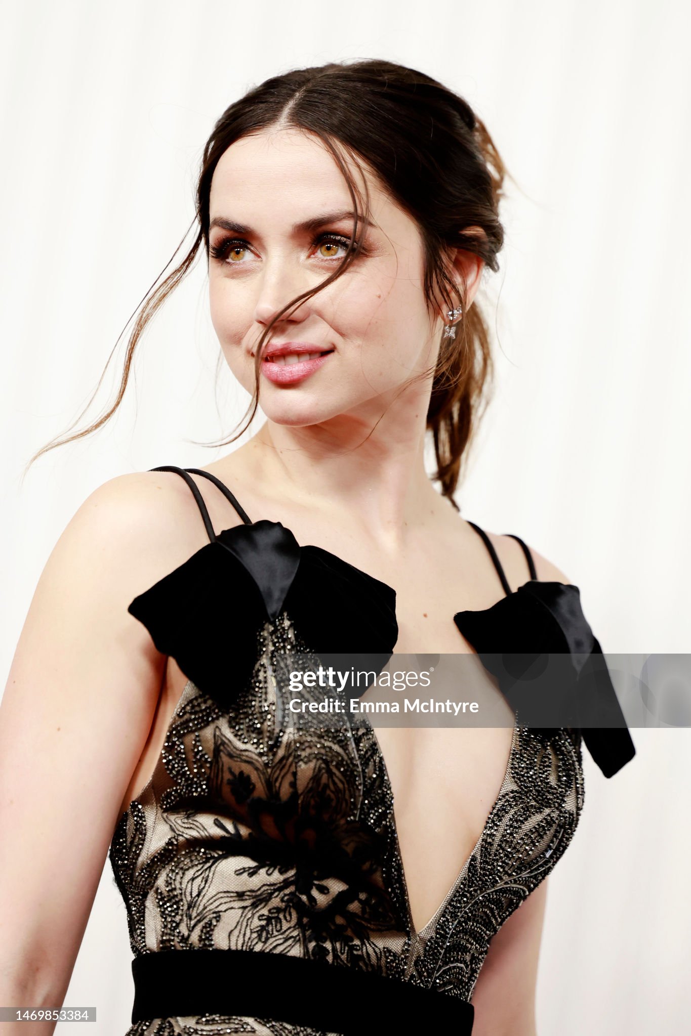 ana-de-armas-attends-the-29th-annual-screen-actors-guild-awards-at-fairmont-century-plaza-on.jpg