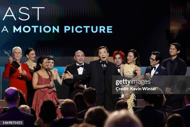 Jamie Lee Curtis, Jenny Slate, Stephanie Hsu, Tallie Medel, Brian Le, James Hong, Andy Le, Michelle Yeoh, Ke Huy Quan and Harry Shum Jr. Accept the...