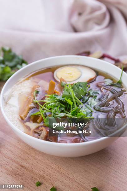 chinese food stew soup - 花粉 fotografías e imágenes de stock