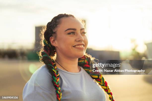 looking forward to. - pretty woman smiling face forward stock pictures, royalty-free photos & images