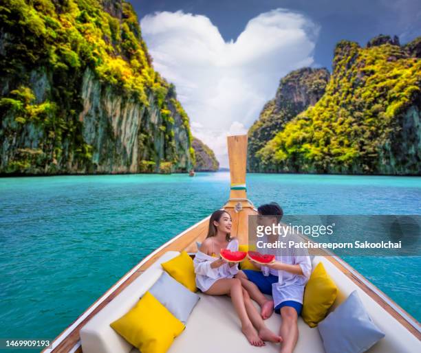 couple  traveler - heart chair design stock pictures, royalty-free photos & images