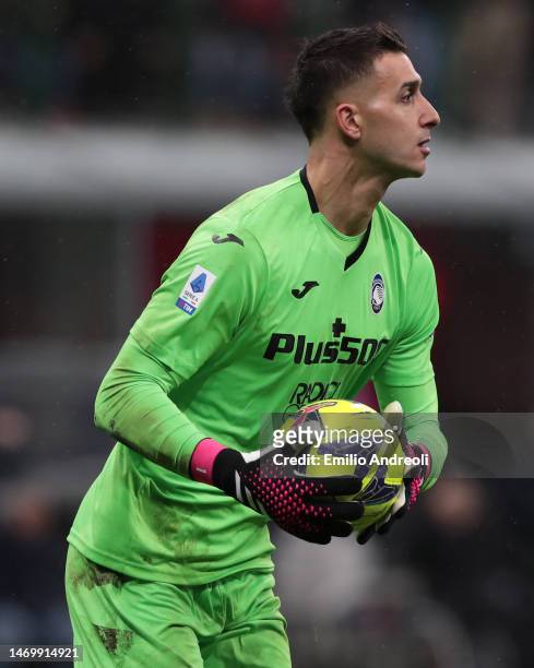Juan Musso of Atalanta BC in action during the Serie A match between AC MIlan and Atalanta BC at Stadio Giuseppe Meazza on February 26, 2023 in...
