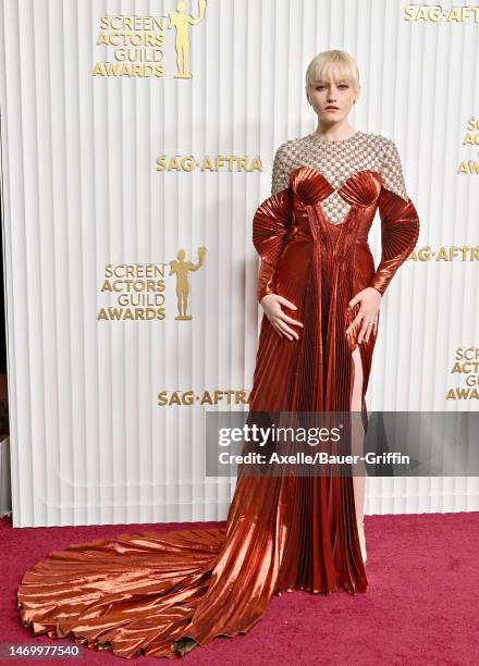 Julia Garner attends the 29th Annual Screen Actors Guild Awards at Fairmont Century Plaza on February 26, 2023 in Los Angeles, California.