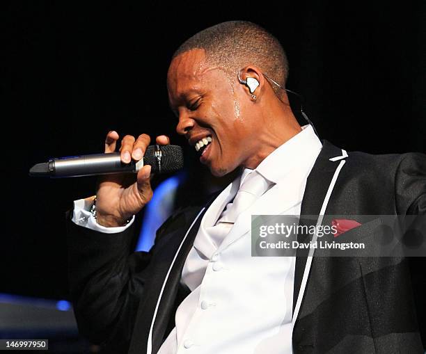 Devoe Singer David Devore Photos and Premium High Res Pictures - Getty Images