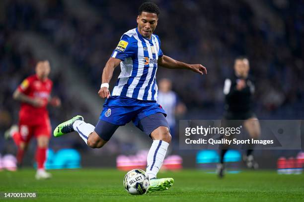 Danny Namaso of FC Porto in action during the Liga Portugal Bwin match between FC Porto and Gil Vicente at Estadio do Dragao on February 26, 2023 in...