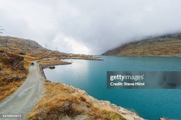 bernina pass - stausee stock-fotos und bilder