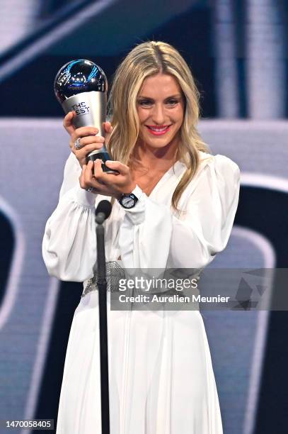 Alexi Putellas poses with the Best FIFA Women's Player 2022 award during The Best FIFA Football Awards 2022 on February 27, 2023 in Paris, France.