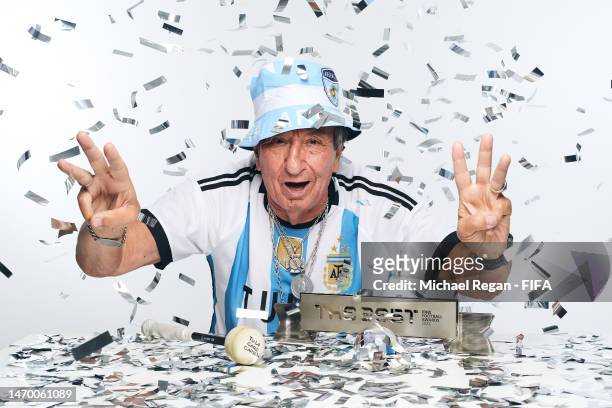 lungebetændelse Snazzy morgue Carlos Tula poses for a portrait after being presented with the FIFA...  News Photo - Getty Images