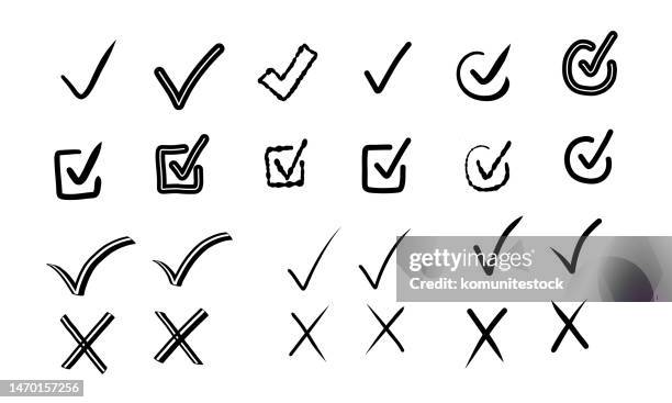 illustrazioni stock, clip art, cartoni animati e icone di tendenza di icona doodle con segno di spunta disegnato a mano. vettore del simbolo disegnato a mano - a forma di croce