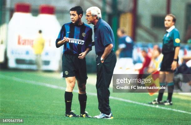 Season - Marcello Lippi gives Alvaro Recoba directions on the pitch.