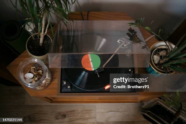 retro style home vinyl disk player from above - wood deck top view stock pictures, royalty-free photos & images
