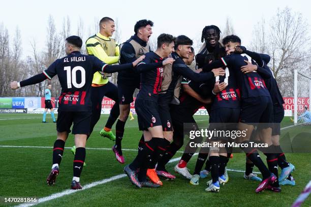 Kevin Zeroli of AC Milan U19 celebrates with his teammates his first goal during the match between AC Milan U19 and Ruh Lviv round 16 UEFA Youth...