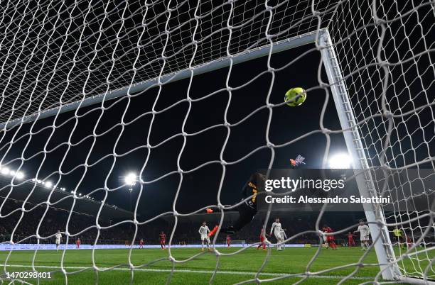 General view as Rui Patricio of AS Roma attempts to make a save as Frank Tsadjout of US Cremonese scores the team's first goal during the Serie A...