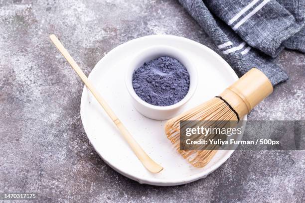 blue matcha powder from butterfly pea - clitoria - fotografias e filmes do acervo