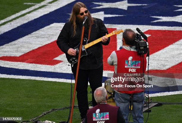 Singer-songwriter Chris Stapleton performs the national anthem ahead of Super Bowl LVII kickoff between the Kansas City Chiefs and the Philadelphia...