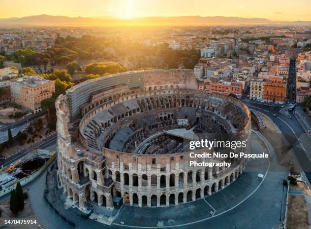 aerial view of the coliseum in rome - coliseo romano fotografías e imágenes de stock
