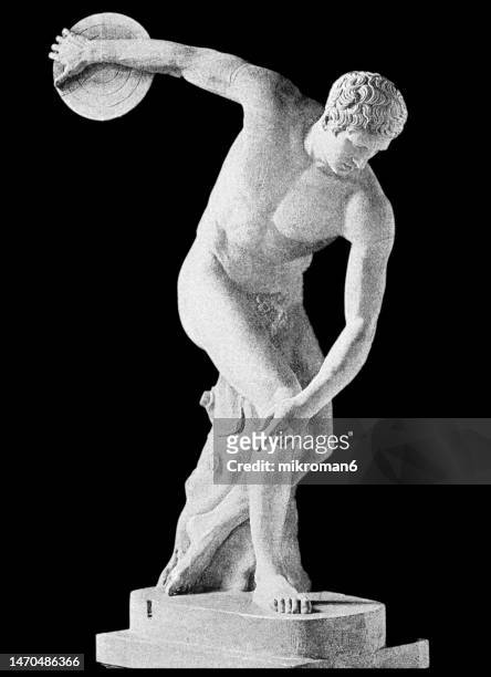 old engraved illustration of the discobolus, ancient greek sculpture completed at the start of the classical period - sportsman stock illustrations foto e immagini stock