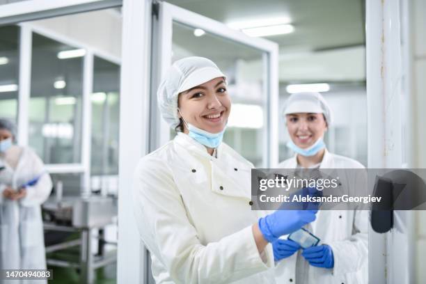 Worker Check In Using Check Card Photos and Premium High Res Pictures - Getty Images