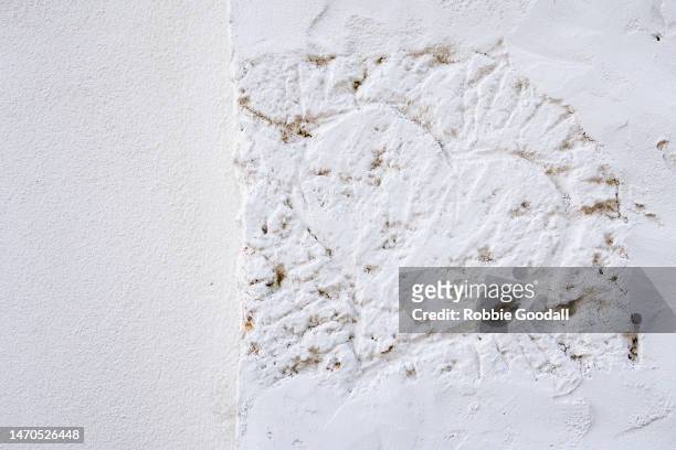 heart shape carved into a white wall - art frieze exhibition stock pictures, royalty-free photos & images