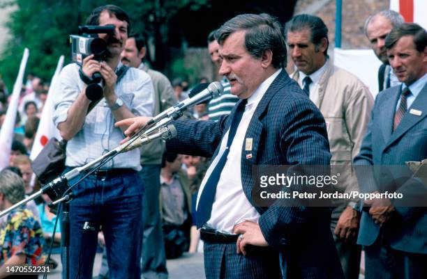 Polish union leader and leader of the Solidarity movement Lech Walesa addresses a rally of Solidarity Citizens' Committee candidates in the city of...