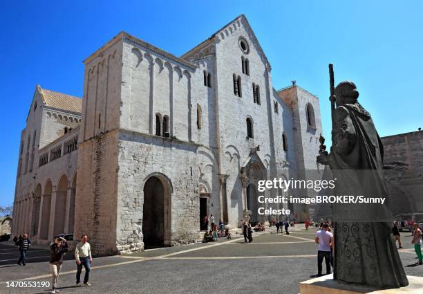 basilica of san nicola, basilica of st. nicholas of myra, bari, puglia, italy - basilica di san nicola bari - fotografias e filmes do acervo