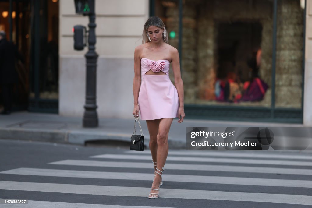 Street Style - Paris Fashion Week - Womenswear Fall Winter 2023 2024 : Day Two
