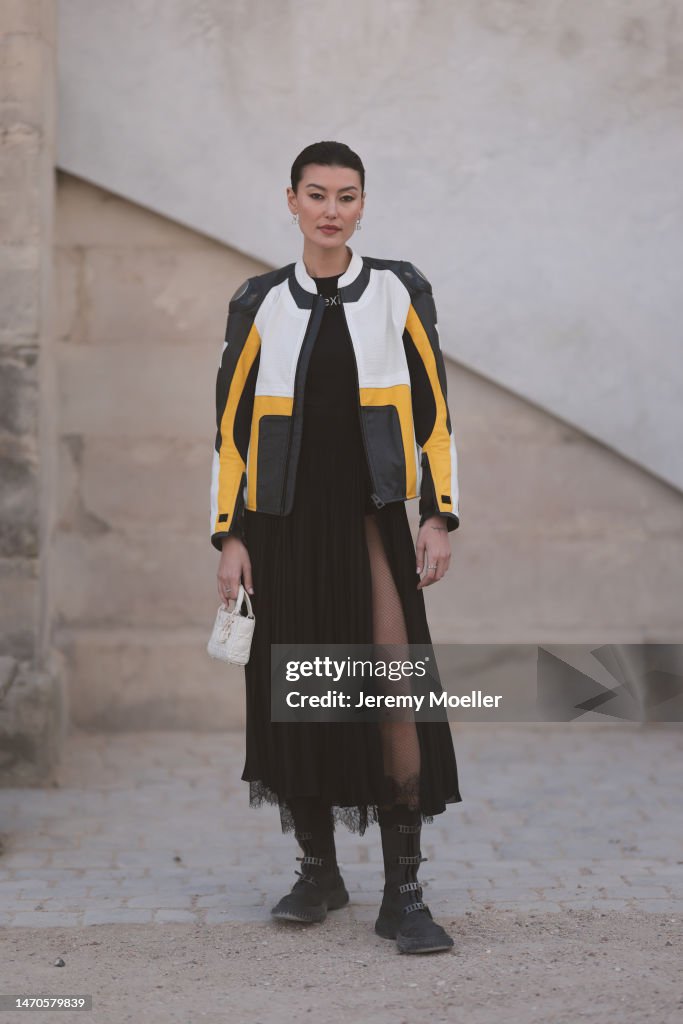 Street Style - Paris Fashion Week - Womenswear Fall Winter 2023 2024 : Day Two