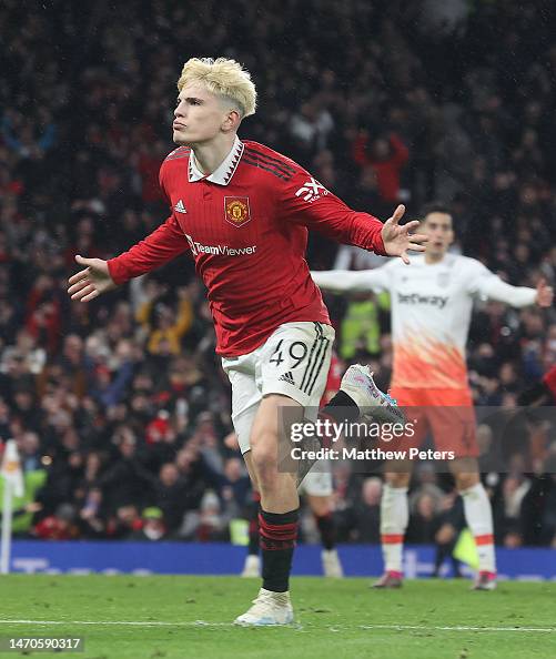 Alejandro Garnacho of Manchester United celebrates scoring their ...