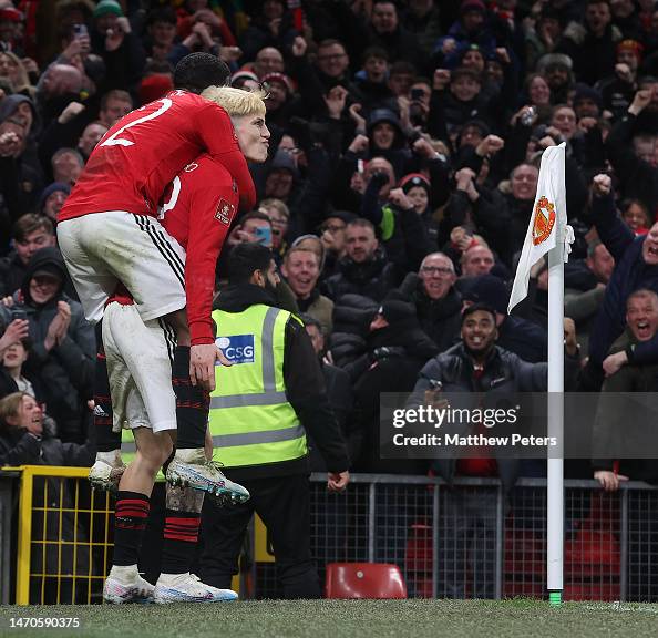 Alejandro Garnacho of Manchester United celebrates scoring their ...
