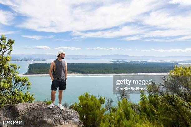 visiting new places - tauranga stockfoto's en -beelden