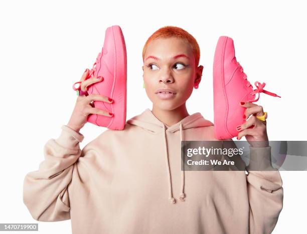 entrepreneur - mirada de reojo fotografías e imágenes de stock