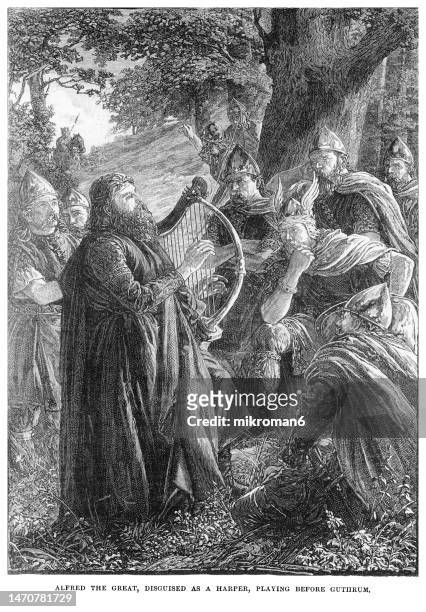 old engraved illustration of king alfred the great ( king of the west saxons and  anglo-saxons) as a harper, playing before guthrum - prince alfred of great britain fotografías e imágenes de stock