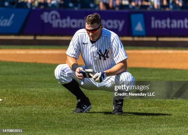 New York Yankees' DJ LeMahieu waits for the start of the 4th inning while playing the Washington Nationals during a spring training game at George...